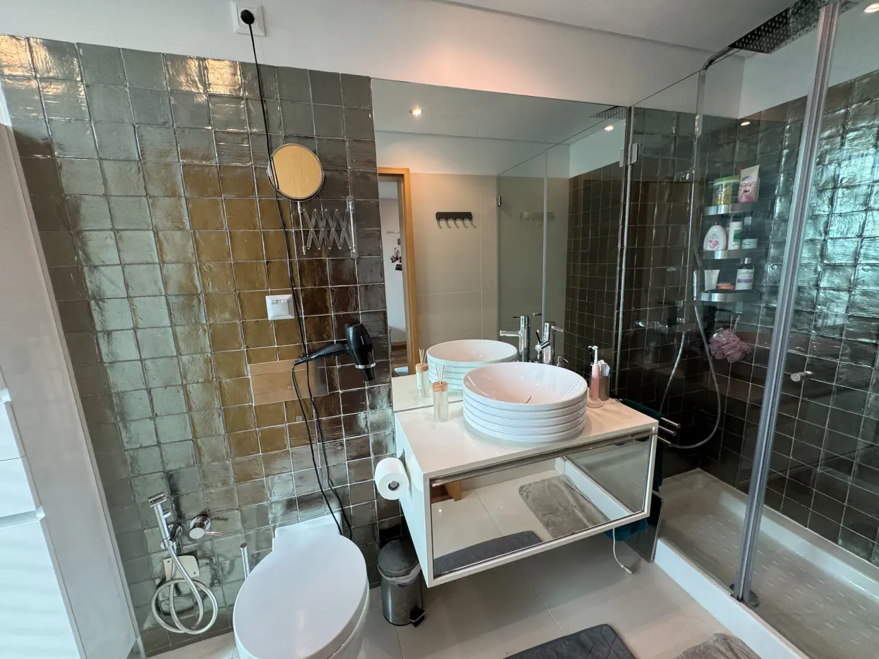 Main Suite Bathroom Alternative View